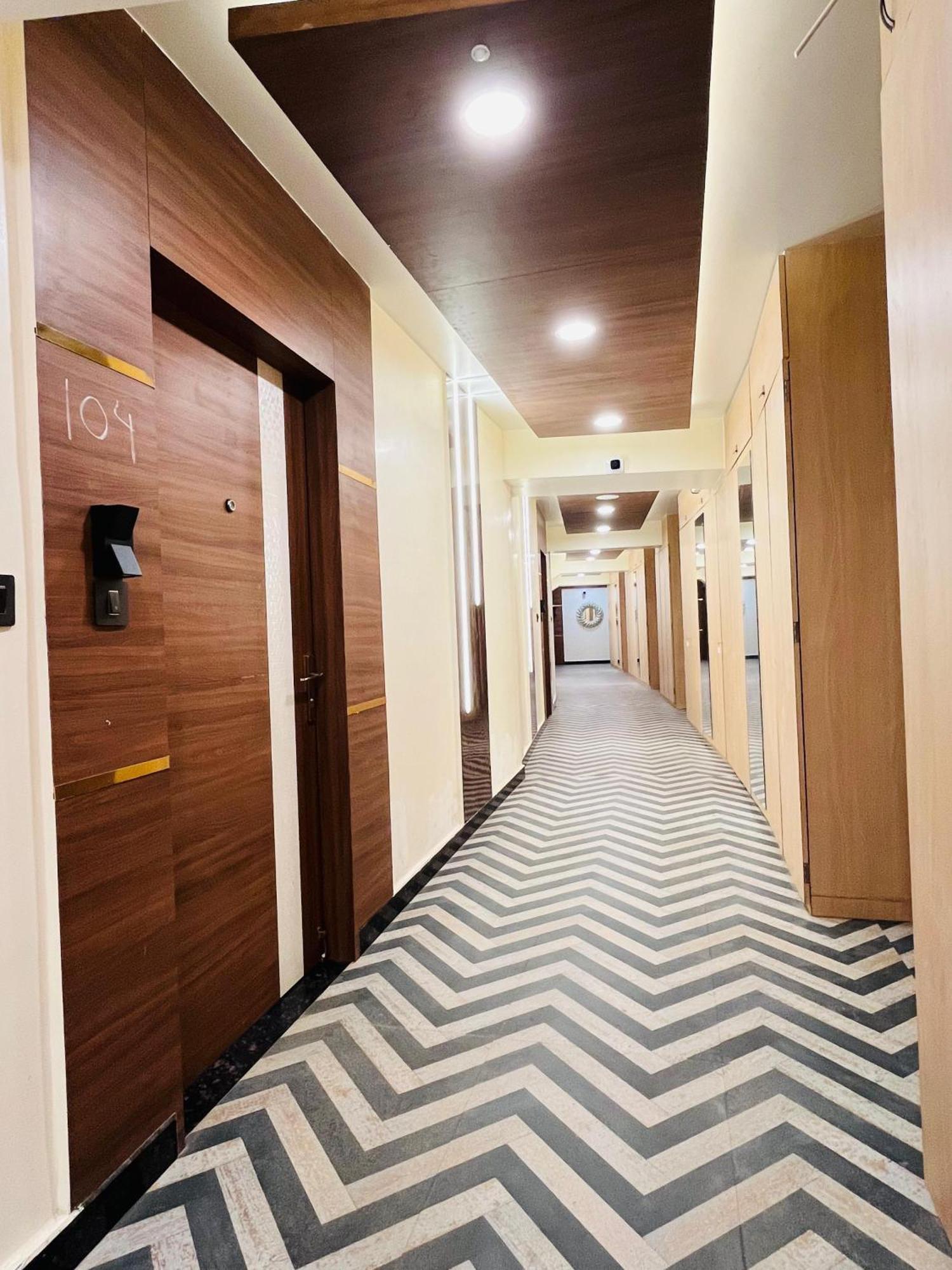 Luxury Stay At Hotel Broadway Boutique Mall Road Chowrasta Near Mahakal Temple Darjeeling  Exterior foto